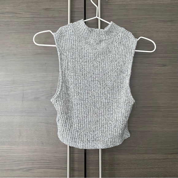 Urban Outfitters Gray Mock Neck Tank - Picture 2 of 4